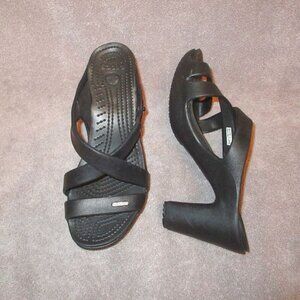 Crocs Cyprus IV High Heel Sandals Size 10 Black Slip On Comfort Platform Dressy